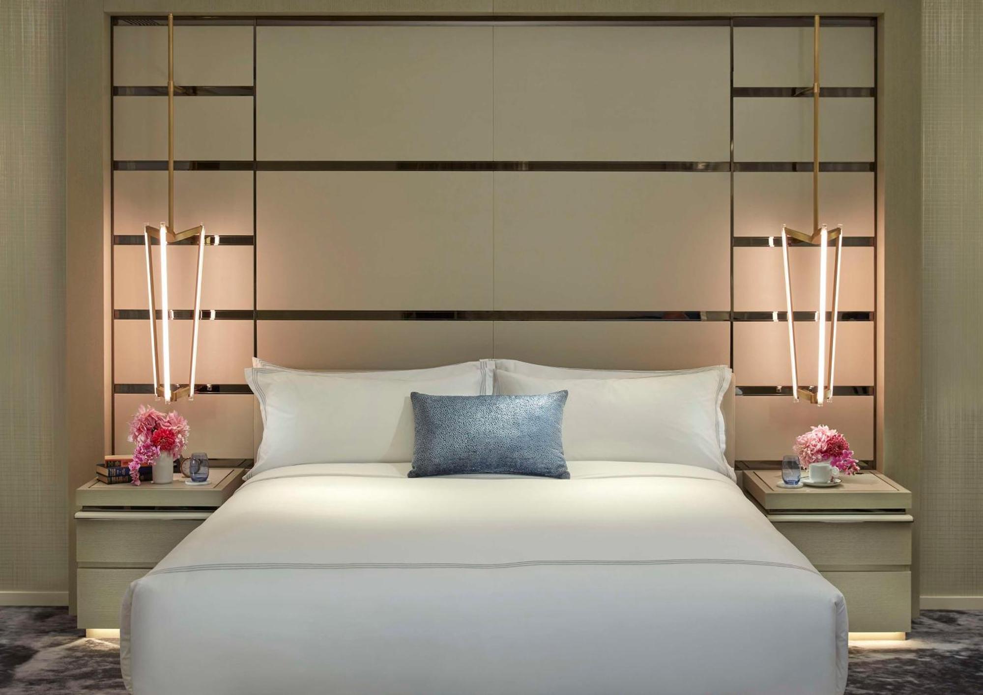 فندق Crown Towers سيدني المظهر الخارجي الصورة A bedroom at The Ritz-Carlton, Dubai